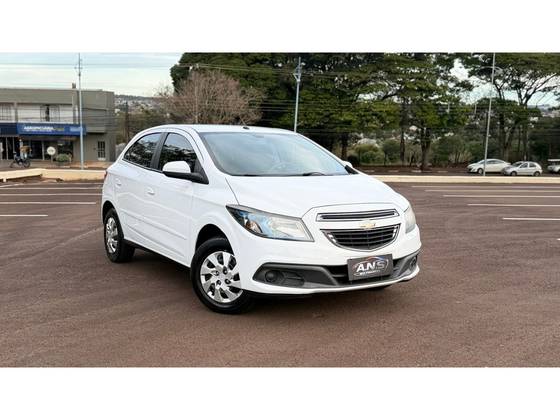 CHEVROLET ONIX 1.4 MPFI LT 8V FLEX 4P MANUAL CHEVROLET ONIX 1.4 MPFI LT 8V FLEX 4P MANUAL